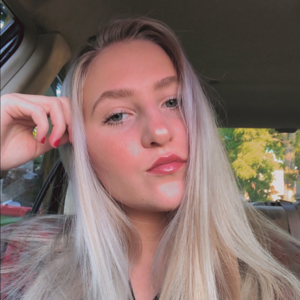 Meet your Posher, Lindy